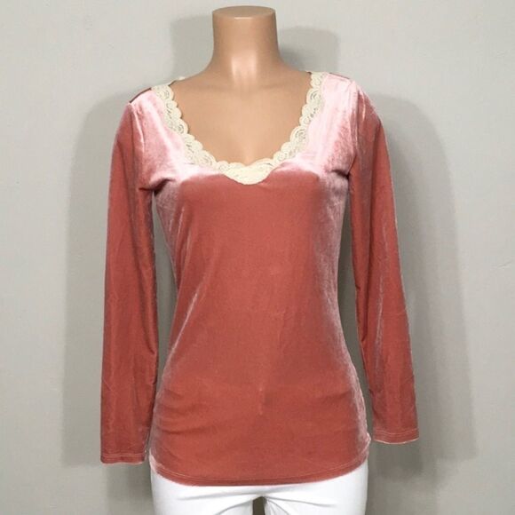Soft Surroundings Vintage Velvet stretch top. 2-4 - Picture 3 of 8